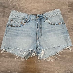 Levi’s 501 embellished light wash denim shorts. Size 26